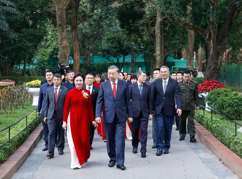 El secretario general del Partido Comunista de Vietnam, To Lam, en el Complejo del Sitio Histórico del Presidente Ho Chi Minh en el Palacio Presidencial. (Foto: VNA)