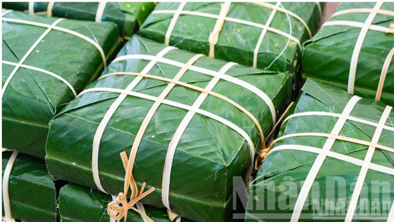 El 'banh chung' verde, símbolo cultural del Tet vietnamita