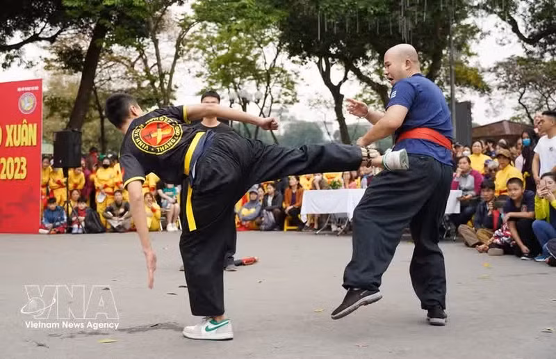 Actuaciones de clubes de artes marciales en la capital. (Foto: VNA)