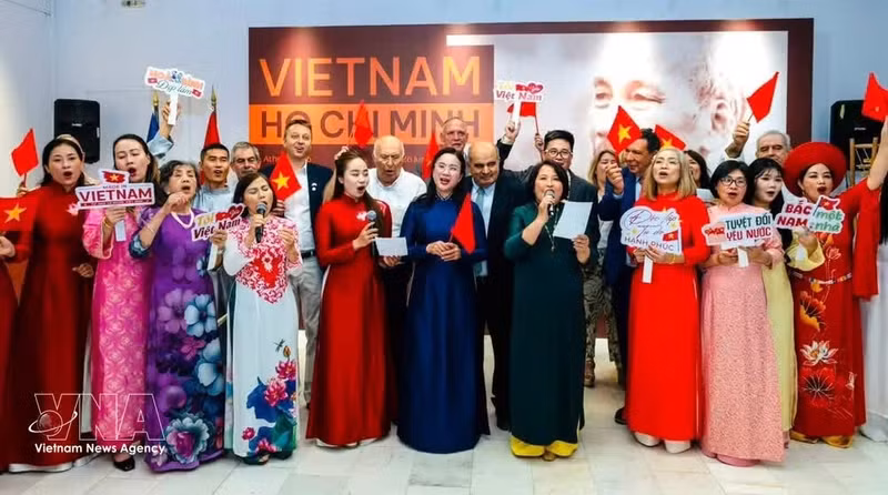 Participantes en el evento. (Foto: VNA)