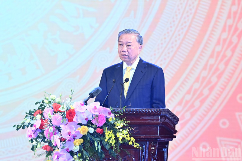 El secretario general del Partido Comunista de Vietnam, To Lam, habla en la cita. (Foto: Nhan Dan)
