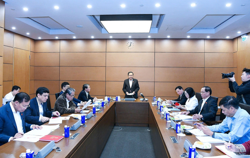 El presidente de la Asamblea Nacional (Parlamento) de Vietnam, Tran Thanh Man, habla en la cita. (Foto: daibieunhandan.vn)