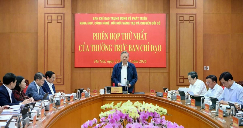 El secretario general del Partido Comunista de Vietnam, To Lam, preside la reunión. (Foto: Nhan Dan)