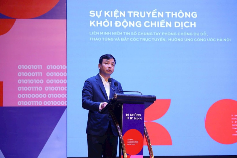 Le Xuan Minh, jefe del Departamento de Seguridad Cibernética y Prevención del Crimen de Alta Tecnología, habla en el evento. (Foto: VNA)