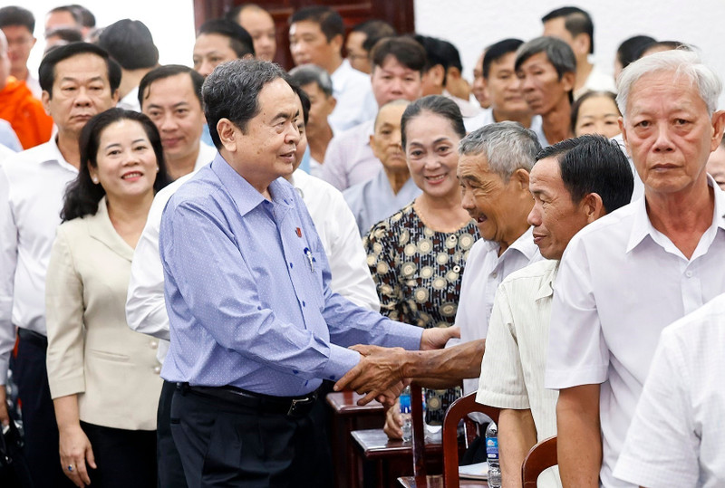 El presidente de la Asamblea Nacional de Vietnam, Tran Thanh Man, se reúne con electores en la ciudad de Can Tho. (Foto: VN)