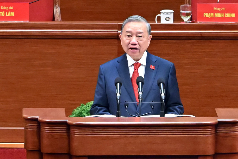 El secretario general To Lam, en representación del Comité Central del Partido Comunista de Vietnam del XIV mandato, pronuncia un discurso. (Foto: Nhan Dan)