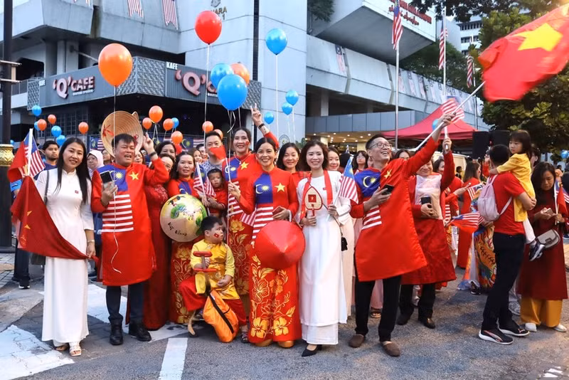 Residentes vietnamitas en Malasia en una actividades conmemorativas al 80 aniversario del Día Nacional de Vietnam. (Foto: VNA)
