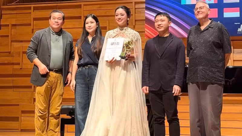 Che Thuc Anh, estudiante de la Academia Nacional de Música de Vietnam, gana la Copa de Oro en la categoría de Solista vocal con piano del XIII Festival de Arte de Asia. (Foto: Cortesía del personaje)
