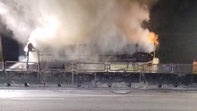 Vietnam ordena investigar incendio de autobús que dejó siete muertos en Dong Nai