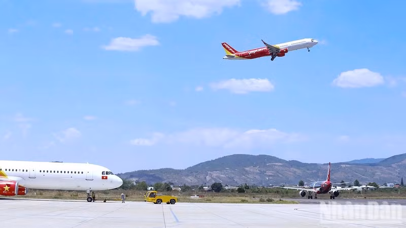 La reapertura del Aeropuerto de Lien Khuong impulsará el turismo en Lam Dong. (Foto: Nhan Dan)