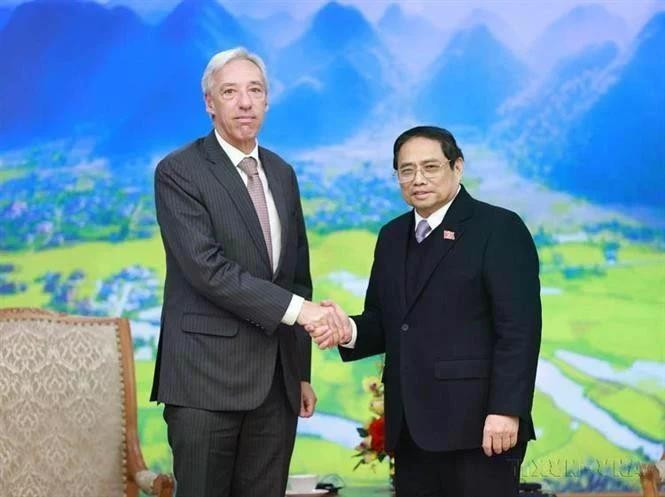 El primer ministro Pham Minh Chinh (dcha.) y el ministro portugués de Relaciones Exteriores, Joao Gomes Cravinho (Foto: VNA)