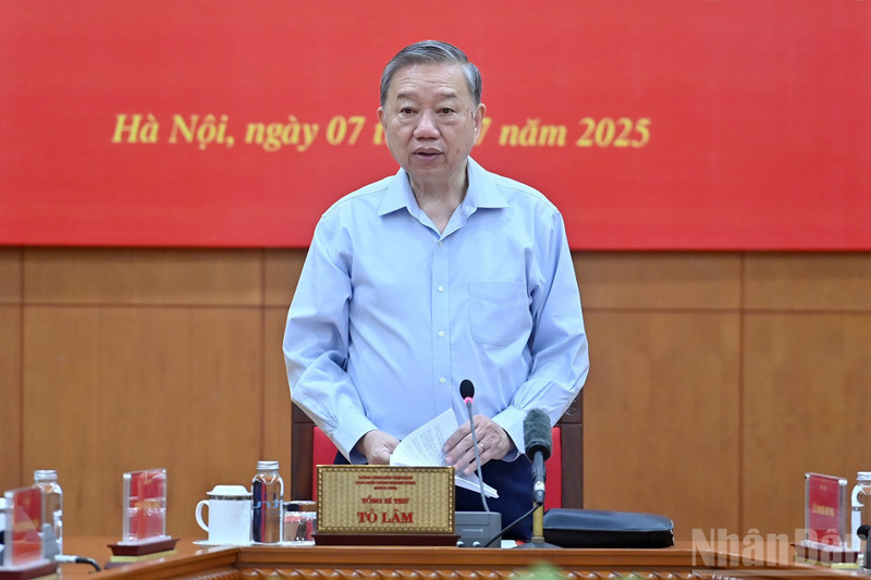 El secretario general del Partido Comunista de Vietnam, To Lam, habla en la cita. (Nhan Dan)