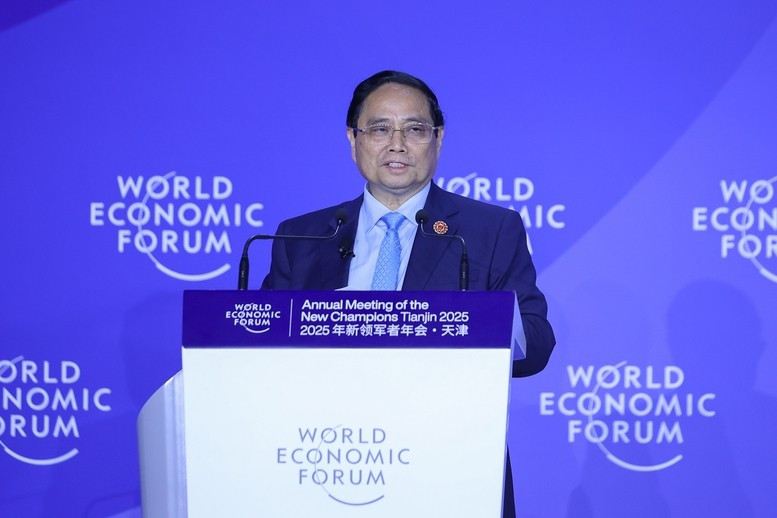 El primer ministro Pham Minh Chinh interviene en la cita. (Foto: VGP)