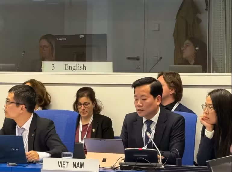 Nguyen Hoang Linh, director del Departamento de Seguridad Nuclear y Radiológica de Vietnam, interviene en la cita. (Foto: VNA)