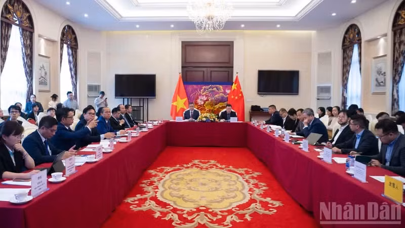 Vietnam y China promueven cooperación en industrias verdes