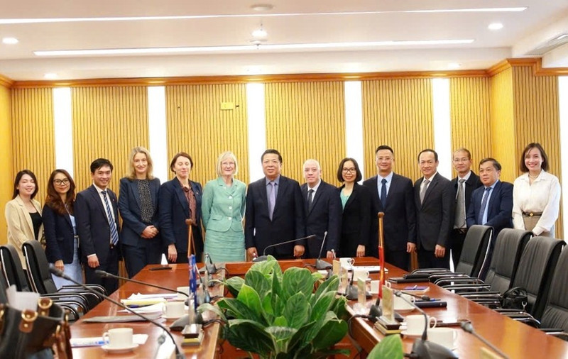 Asistentes al evento (Foto: qdnd.vn)