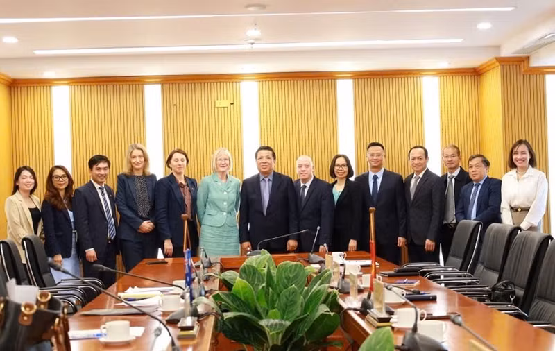 Asistentes al evento (Foto: qdnd.vn)