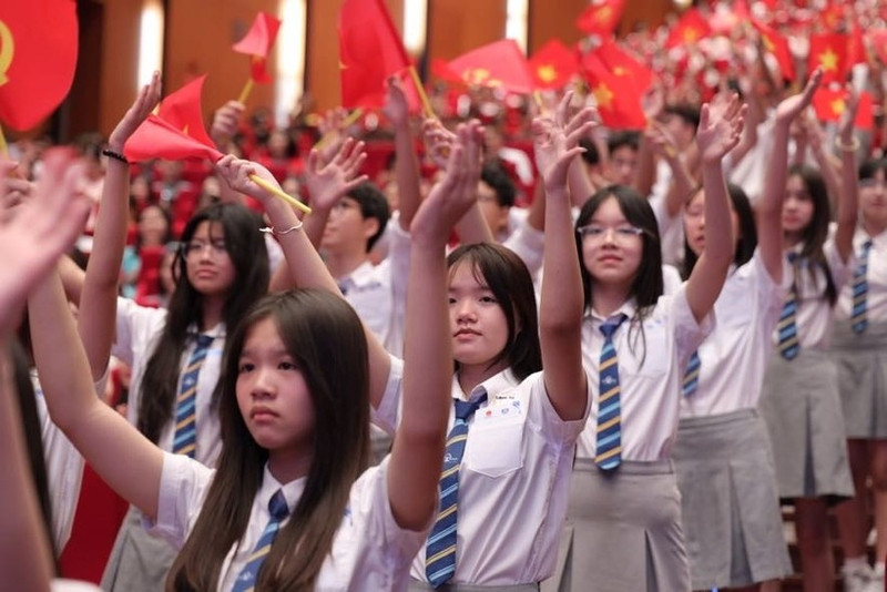 Gobierno vietnamita emite decreto sobre exención de matrícula escolar