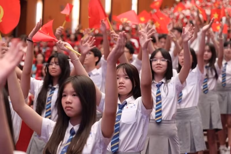 Gobierno vietnamita emite decreto sobre exención de matrícula escolar