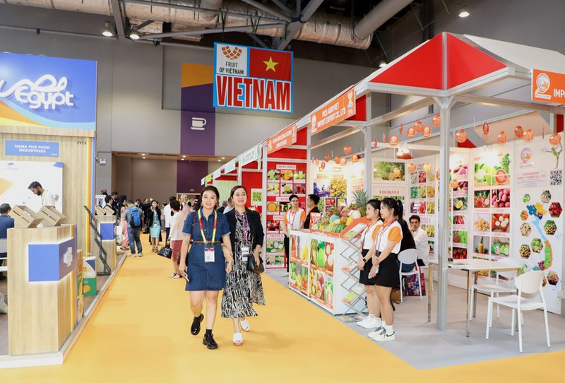 Área de exhibición de las empresas vietnamitas participantes en la feria. (Foto: VNA)
