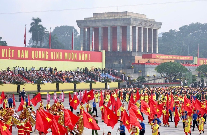 Desfile militar y marcha civil por el 80º aniversario de la Revolución de Agosto y del Día Nacional de Vietnam
