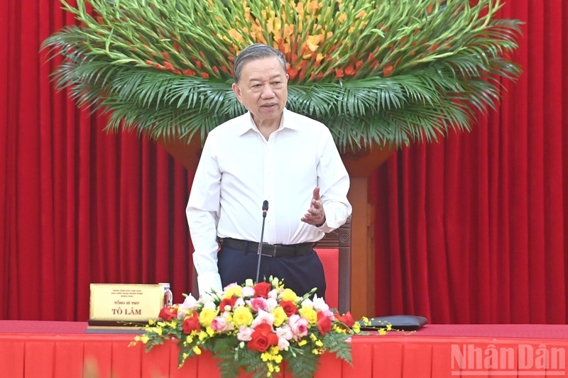 El secretario general del Partido Comunista de Vietnam, To Lam, habla en el evento. (Foto: Nhan Dan)