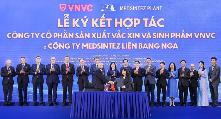 En la ceremonia de firma (Foto: VGP)