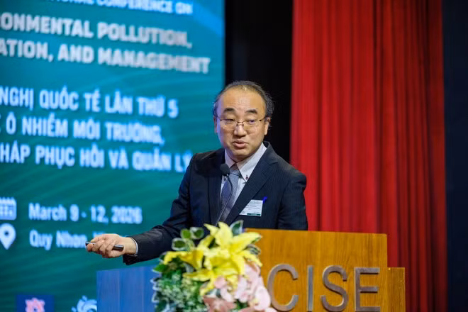 El presidente de la SETAC AP, Hiroshi Yamamoto (Instituto Nacional de Estudios Ambientales, Japón), interviene en la cita. (Foto: ICISE)