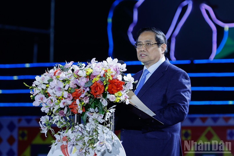 El primer ministro de Vietnam, Pham Minh Chinh, habla en la cita. (Foto: VGP)