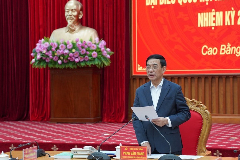 El ministro de Defensa de Vietnam, el general Phan Van Giang, habla en la reunión (Foto: baocaobang.vn)