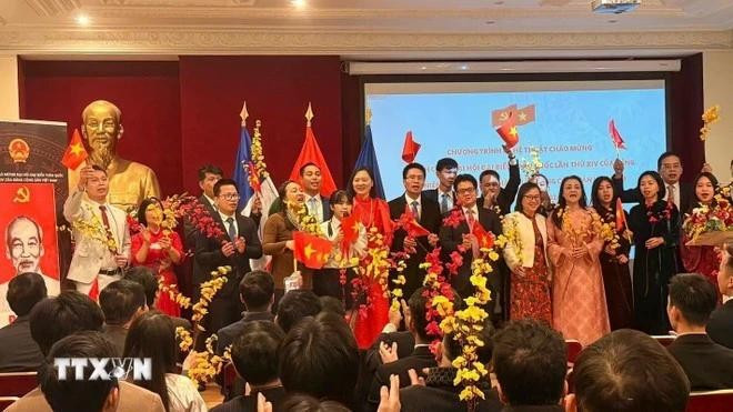 La Embajada de Vietnam en Francia organiza una ceremonia conmemorativa del 96º aniversario de la fundación del Partido Comunista de Vietnam (3 de febrero de 1930) (Foto: VNA)
