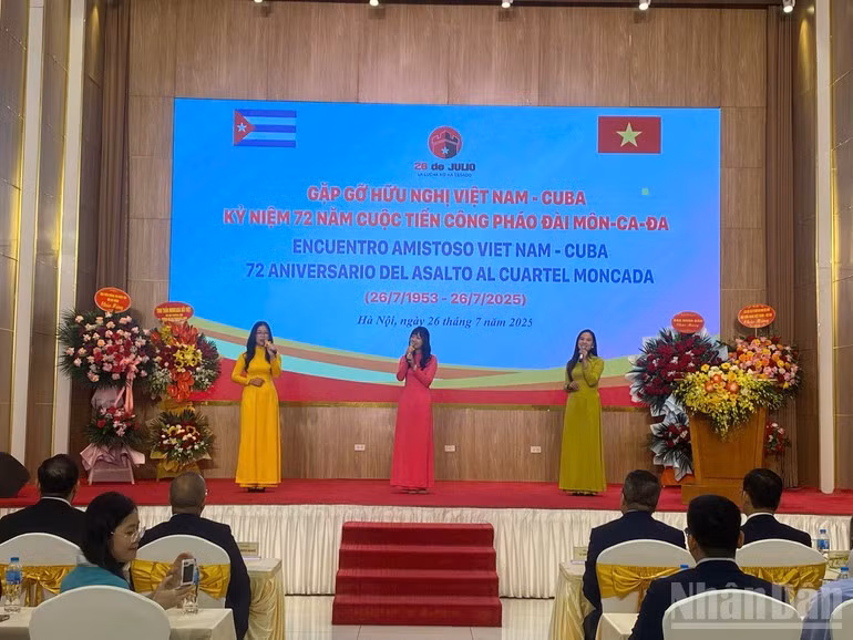 Una actuación artística en el acto.