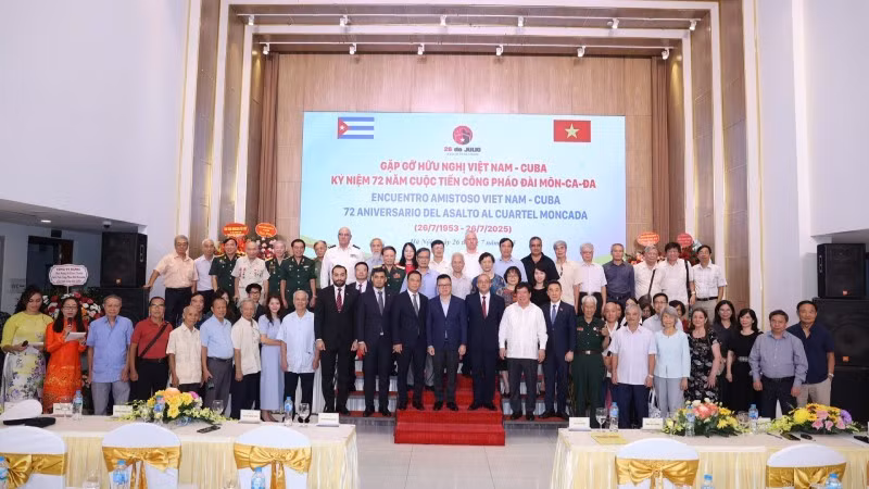 Delegados en la ceremonia. (Foto: Nhan Dan)
