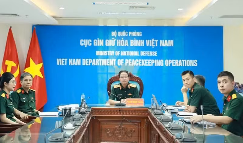 El mayor general Pham Manh Thang, director del Departamento de Operaciones de Mantenimiento de la Paz y jefe de la delegación del Ministerio de Defensa de Vietnam, participa en la cita. (Foto: VNA)