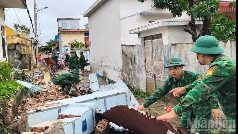Premier vietnamita exige una pronta asistencia para recuperación tras el tifón Bualoi (Foto: Nhan Dan)