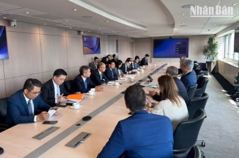 En la reunión. (Foto: Nhan Dan)