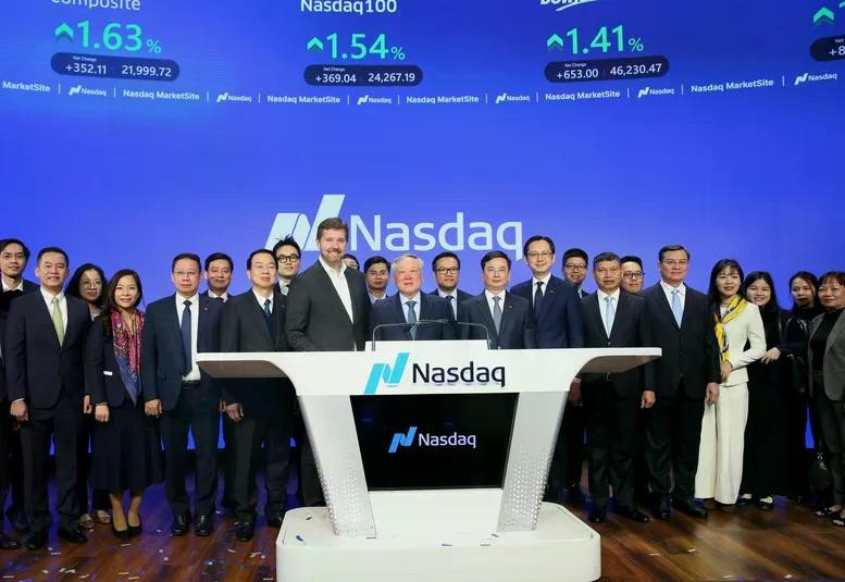 El viceprimer ministro de Vietnam, Nguyen Hoa Binh, visita la Bolsa de Valores NASDAQ. (Foto: VGP)