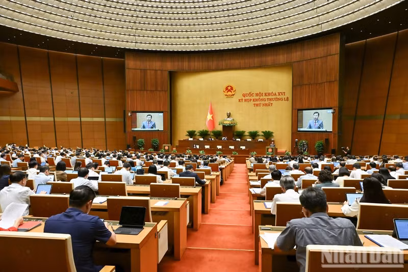 Asamblea Nacional de Vietnam debate proyectos estratégicos de infraestructura