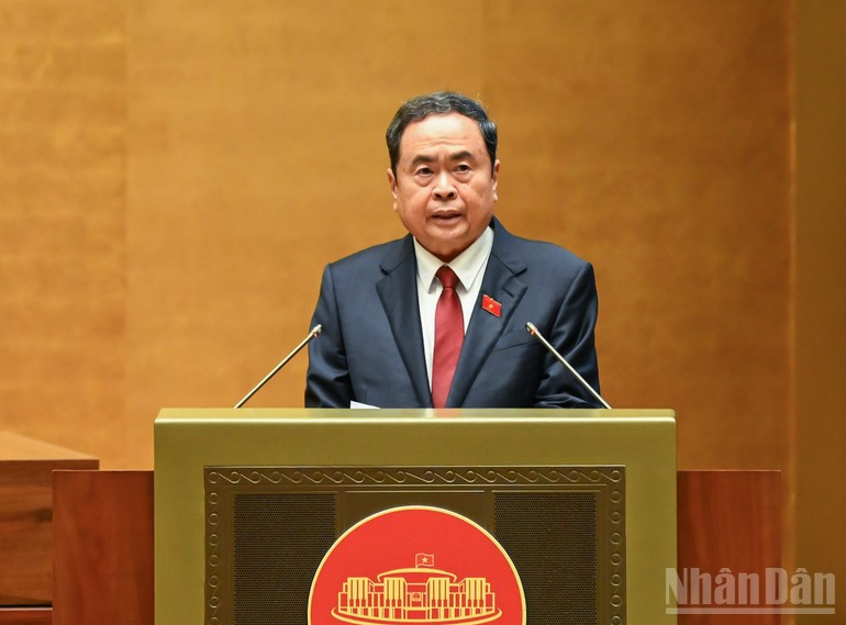 El presidente de la Asamblea Nacional, Tran Thanh Man, habla en el décimo período de sesiones de la XV Asamblea Nacional (Foto: Nhan Dan)