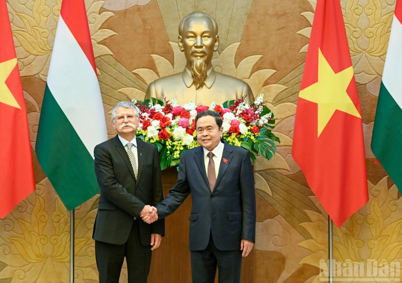 El presidente de la Asamblea Nacional de Vietnam, Tran Thanh Man, y su homólogo húngaro, Laszlo Kover. (Foto: Nhan Dan)
