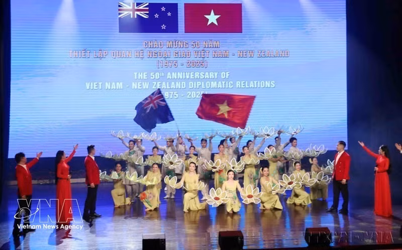 La celebración del 50 aniversario de las relaciones diplomáticas entre Vietnam y Nueva Zelanda organizada por el Comité Popular de Ciudad Ho Chi Minh. (Foto: VNA)