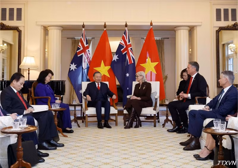 La gobernadora general de Australia, Sam Mostyn, se reunió con el secretario general del Partido Comunista y presidente de Vietnam, To Lam. (Foto: VNA)