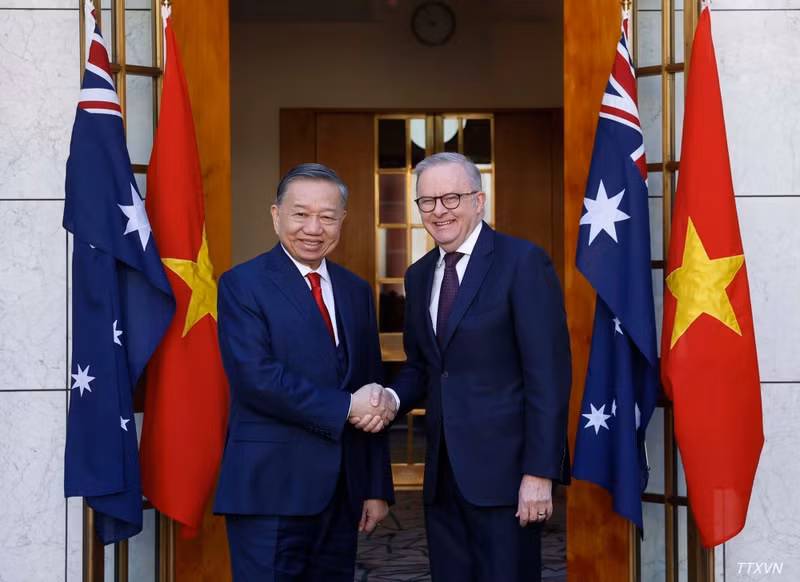 El secretario general del Partido Comunista y presidente de Vietnam, To Lam, y el primer ministro de Australia, Anthony Albanese. (Foto: VNA)