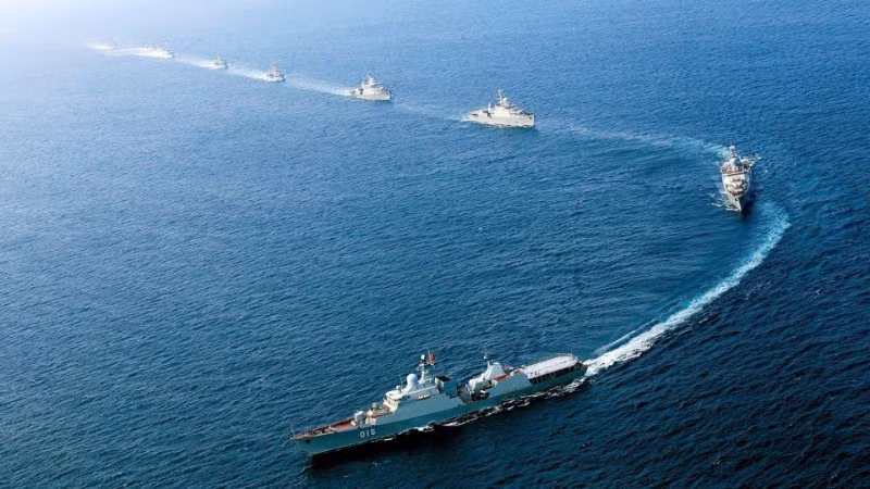 Fuerzas navales entrenan para el desfile en conmemoración del Día Nacional