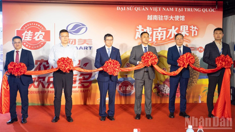 En la ceremonia de inauguración del Día de los Productos Vietnamitas y el Festival de la Fruta Vietnamita en China. Foto: VNA. (Foto: Nhan Dan)