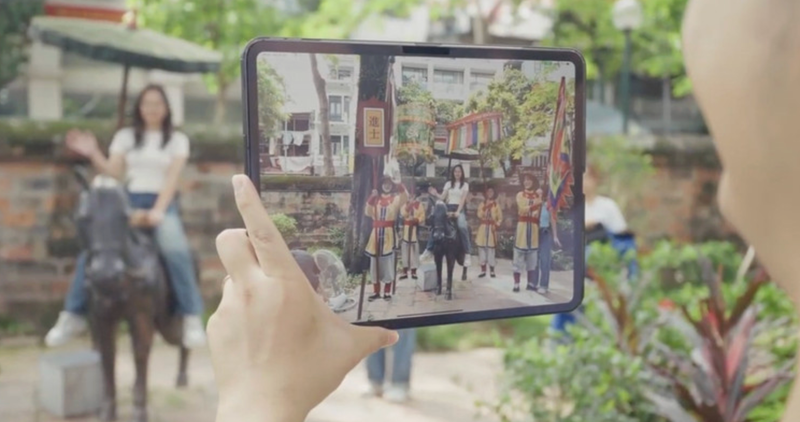 “Vietnam Dieu Su”, el producto hecho en Vietnam aplica la realidad aumentada combinada con inteligencia artificial para recrear escenas históricas dentro del espacio real del sitio patrimonial. (Foto: VNA)