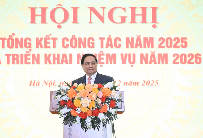 El primer ministro de Vietnam, Pham Minh Chinh, habla en la conferencia. (Foto: Nhan Dan)