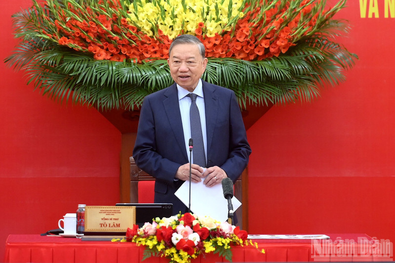 El secretario general del PCV, To Lam, habla en la cita. (Foto: Nhan Dan)