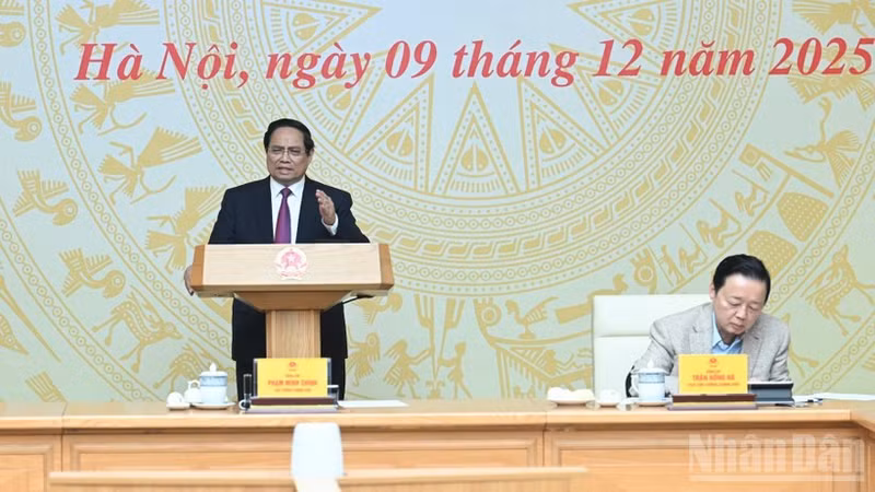 El primer ministro de Vietnam, Pham Minh Chinh, preside la 25ª reunión del Comité Directivo Nacional para la Lucha contra la pesca INDNR. (Foto: Nhan Dan)