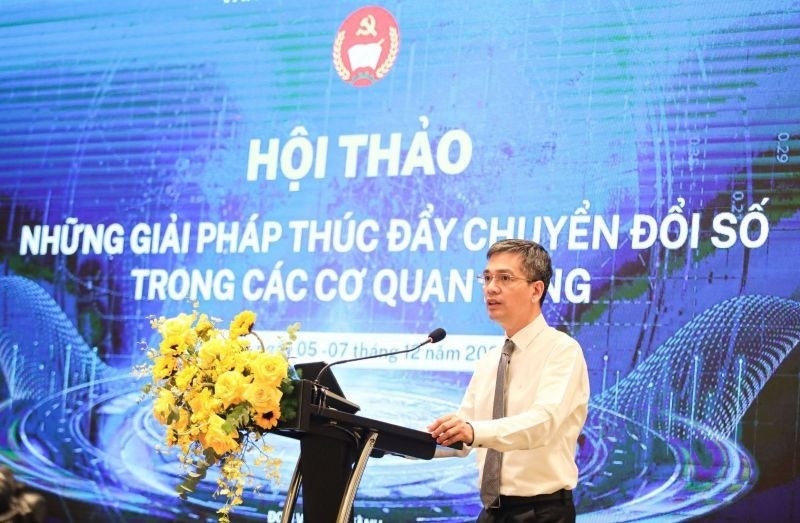 Vo Thanh Hung, subjefe de la Oficina del Comité Central del Partido Comunista de Vietnam, habla en la cita. (Foto: Dinh Phuong)